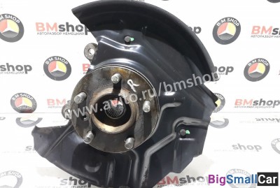 Поворотный кулак передний правый Range Rover L322