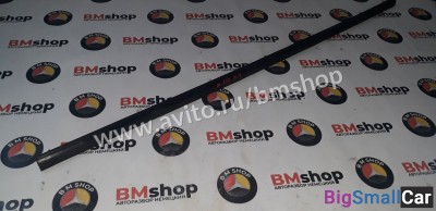 Молдинг передней правой двери Мерседес W210