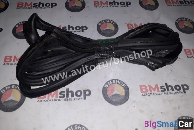 Уплотнитель двери задний левый Мерседес W211