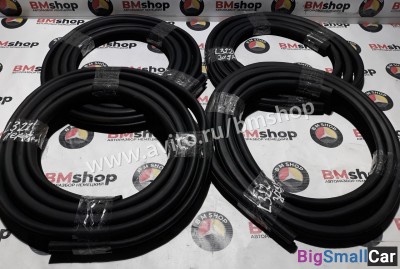 Уплотнитель двери Range Rover L322