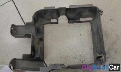 Кронштейн фары противотуманной левый от Cadillac SRX 2003-2009