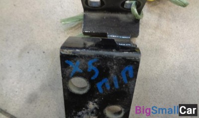 Петля двери передней левой верхняя от BMW X5 E53 1999-2006