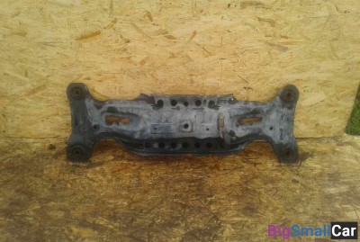 Подрамник задний тойота Камри 40