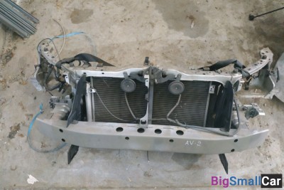 Телевизор Тойота авенсис с лонжеронами