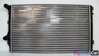 Радиатор охлаждения VW Passat/Jetta 2005 склад16