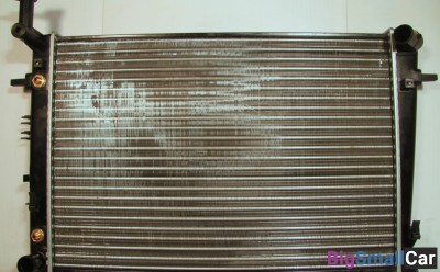 Радиатор охлаждения Kia Sportage 2004 склад16