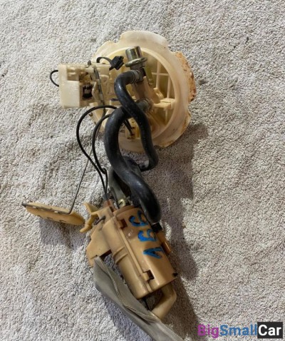 Насос топливный Nissan Wingroad 11