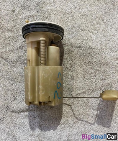 Насос топливный Nissan note 1.5