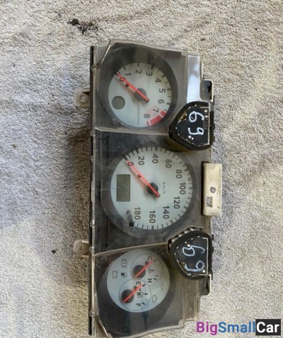 Панель приборов Nissan Sunny (15)