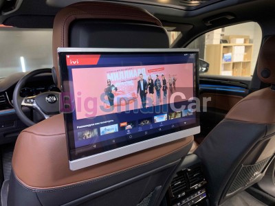 Задний монитор 12,5 дюймов на Volvo S90
